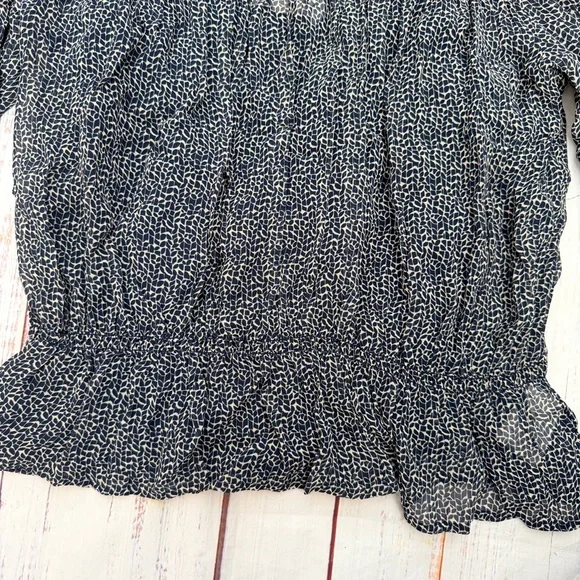 Velvet by Graham & Spencer Navy and White Blen top Size M - Picture 6 of 10